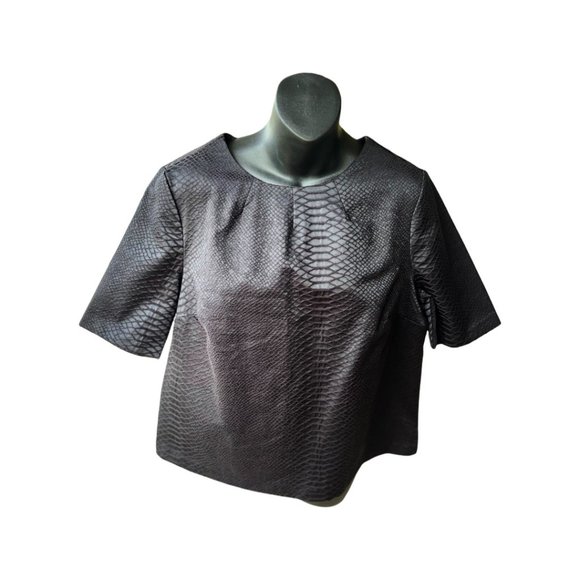 🌸4/$20🌸 Faux Snake Leather Boxy Crop Top - Picture 2 of 14